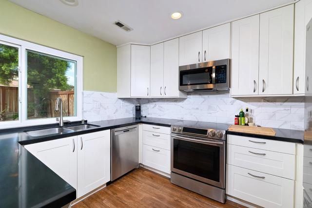 3533 Hastings Drive, Carlsbad, CA 92010