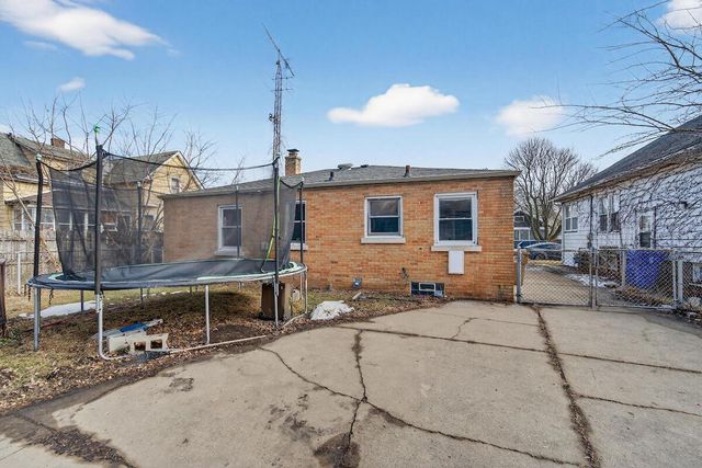 6516 21st AVENUE, Kenosha, WI 53143