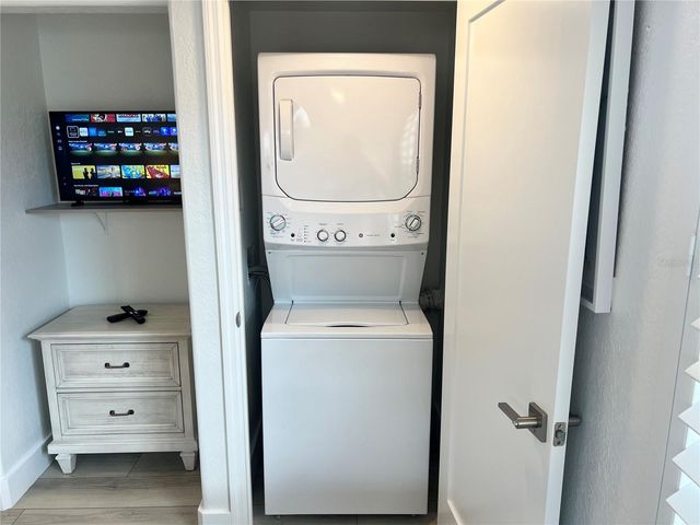 6154 MIDNIGHT PASS ROAD A15, Sarasota, FL 34242