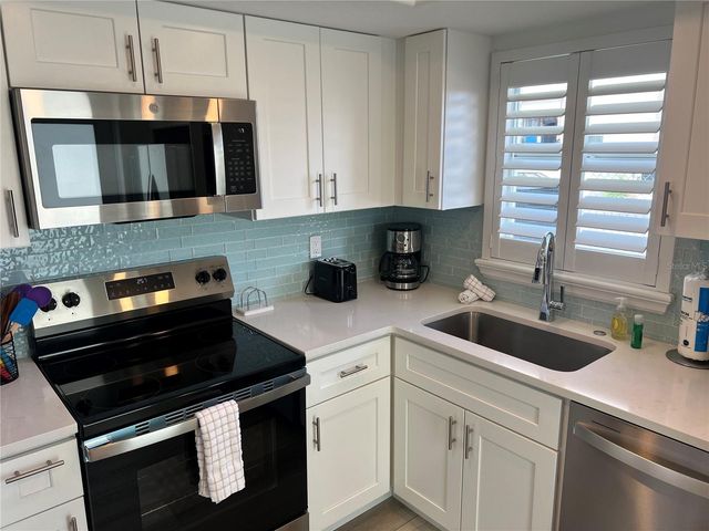 6154 MIDNIGHT PASS ROAD A15, Sarasota, FL 34242