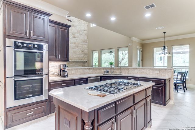 714 Ruidosa Downs, Helotes, TX 78023