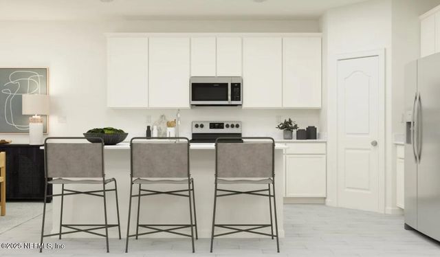 582 AVALON WOODS Lane, Jacksonville, FL 32218