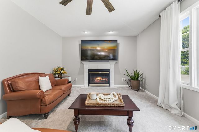 25 Saddle Hill Road, Manchester, CT 06040