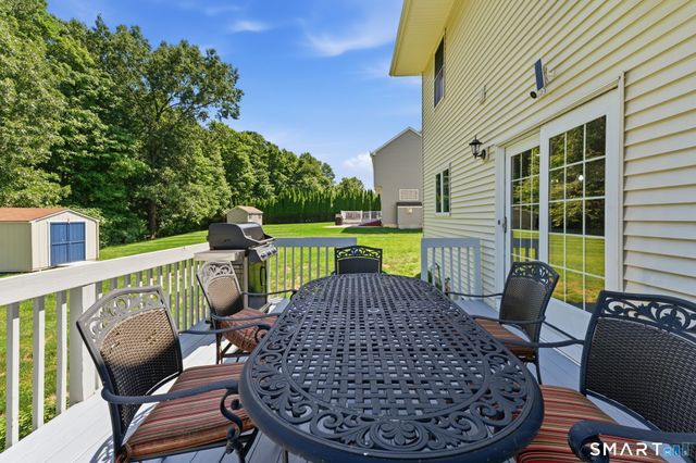 25 Saddle Hill Road, Manchester, CT 06040