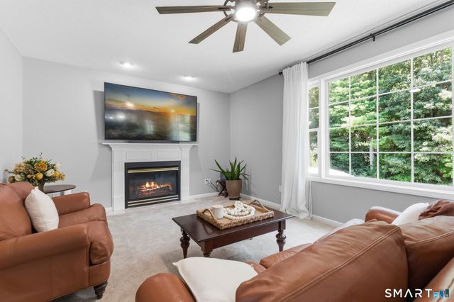 25 Saddle Hill Road, Manchester, CT 06040