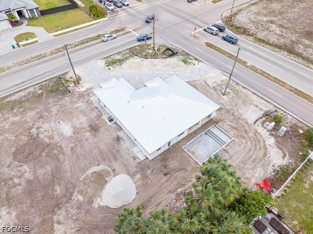 2 Nelson RD N, Cape Coral, FL 33993