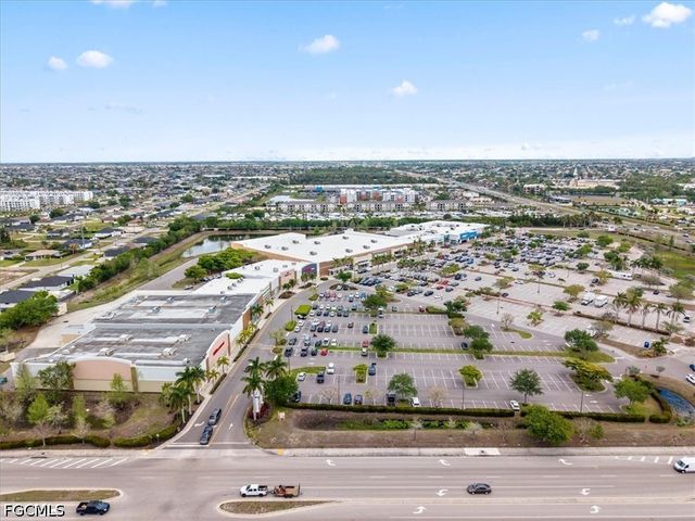 2 Nelson RD N, Cape Coral, FL 33993