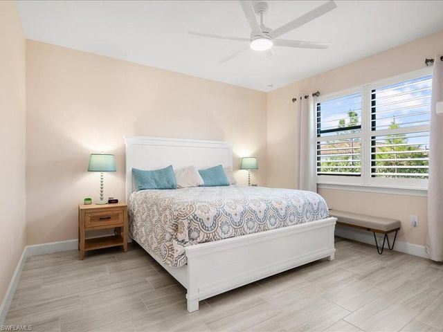 1923 Sierra CT, Naples, FL 34120