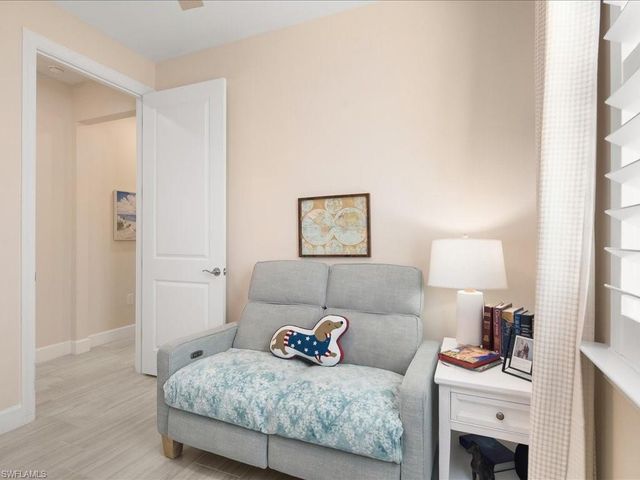 1923 Sierra CT, Naples, FL 34120