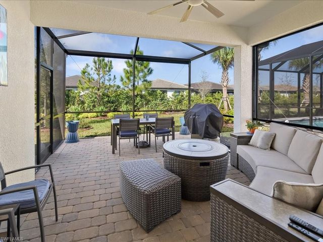 1923 Sierra CT, Naples, FL 34120