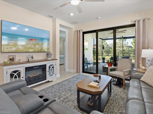 1923 Sierra CT, Naples, FL 34120