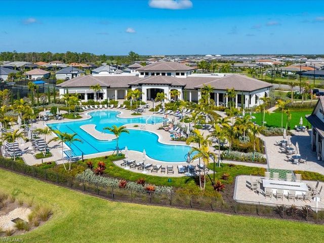 1923 Sierra CT, Naples, FL 34120