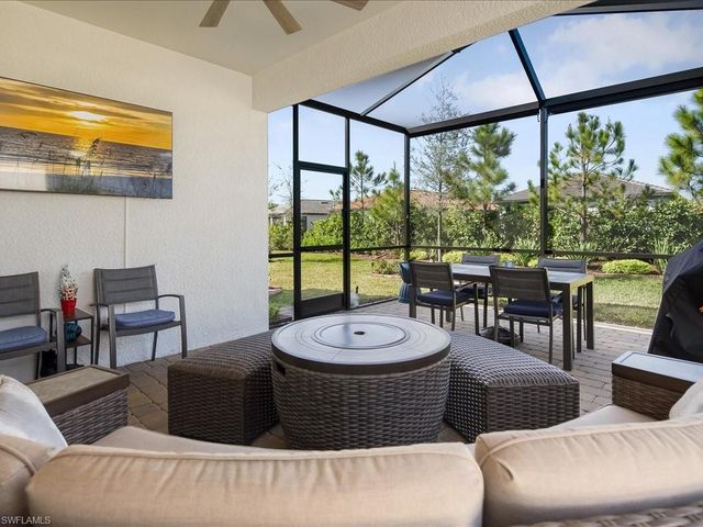 1923 Sierra CT, Naples, FL 34120