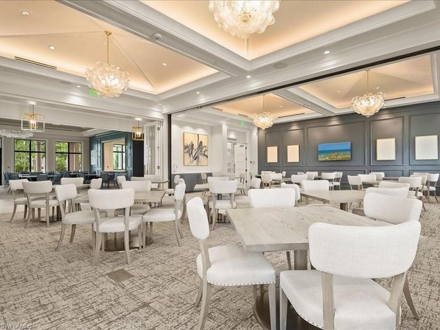 1923 Sierra CT, Naples, FL 34120