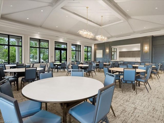 1923 Sierra CT, Naples, FL 34120