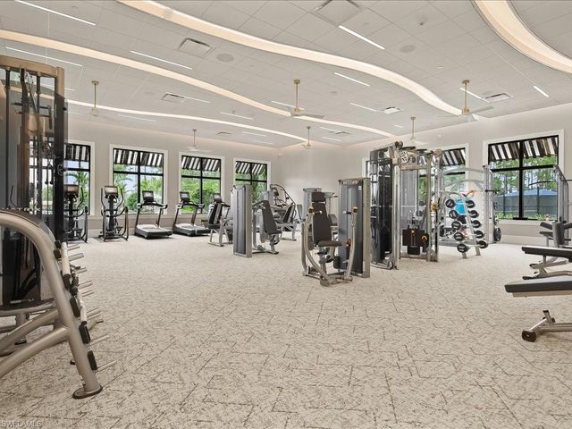 1923 Sierra CT, Naples, FL 34120