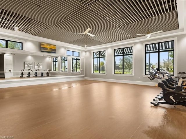 1923 Sierra CT, Naples, FL 34120