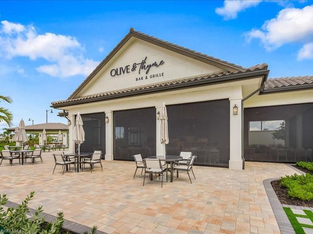 1923 Sierra CT, Naples, FL 34120