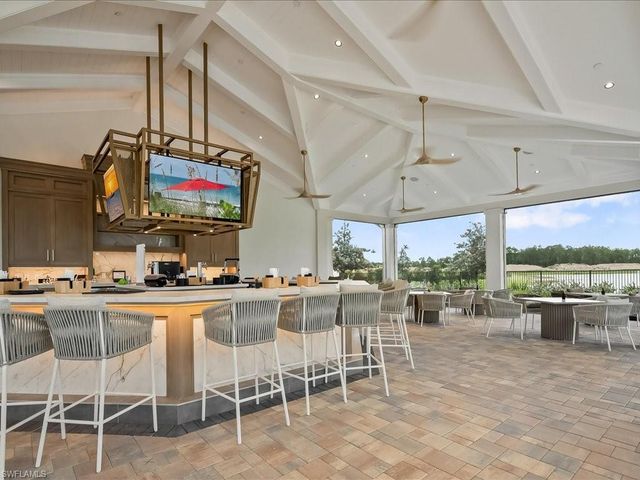 1923 Sierra CT, Naples, FL 34120