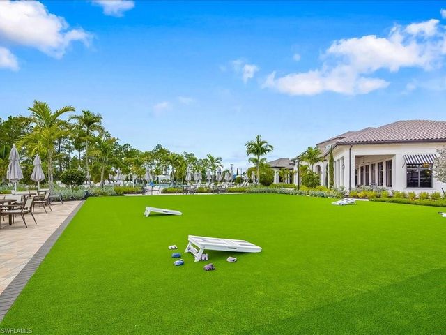 1923 Sierra CT, Naples, FL 34120