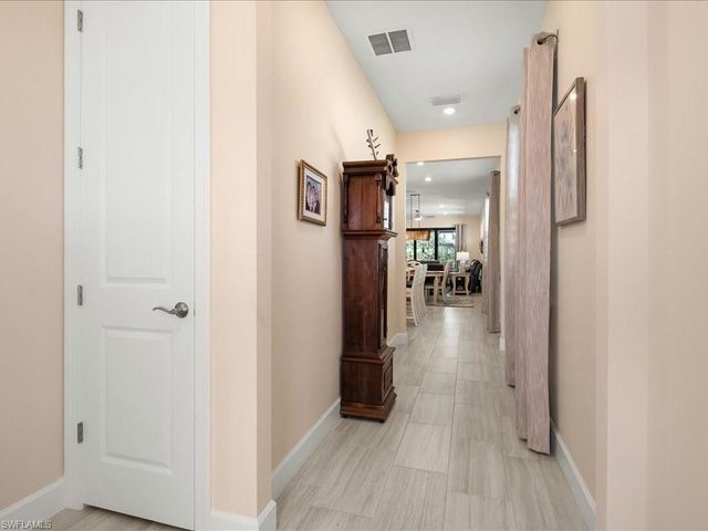 1923 Sierra CT, Naples, FL 34120