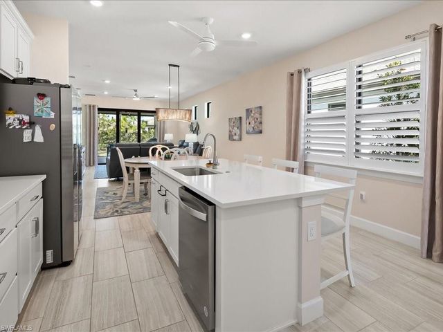 1923 Sierra CT, Naples, FL 34120