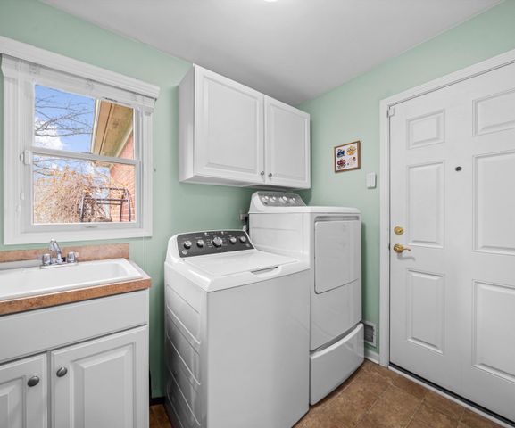 4981 St Annes Court, Ann Arbor, MI 48103