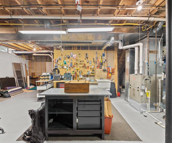 4981 St Annes Court, Ann Arbor, MI 48103