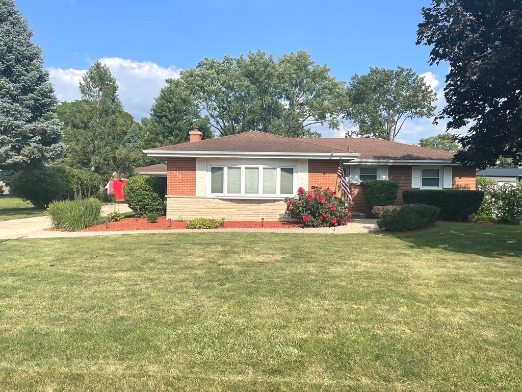 533 Woodview Avenue, Elk Grove Village, IL 60007 — exterior