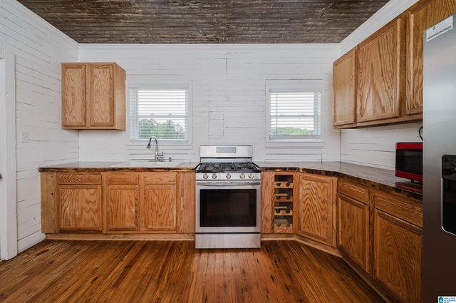 1352 COUNTY ROAD 185, Jemison, AL 35085