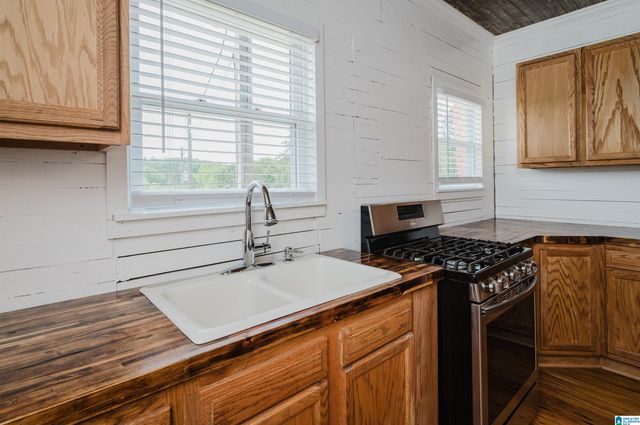 1352 COUNTY ROAD 185, Jemison, AL 35085