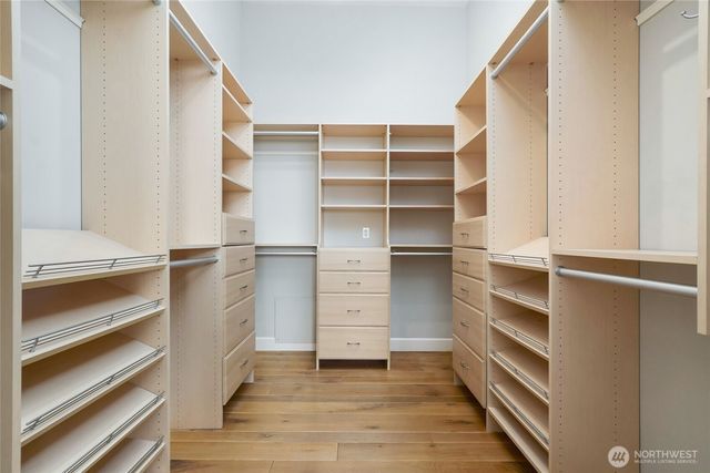 10475 Manitou Beach Drive NE, Bainbridge Island, WA 98110