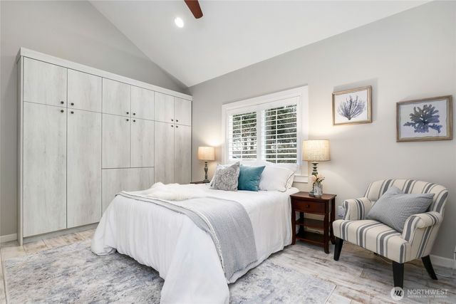 10475 Manitou Beach Drive NE, Bainbridge Island, WA 98110