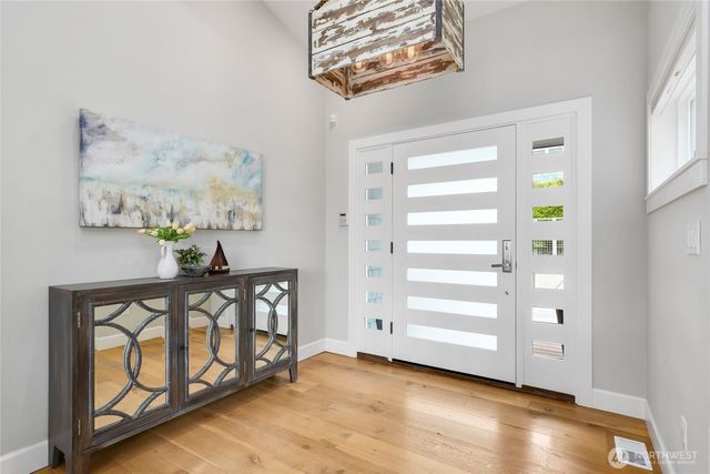 10475 Manitou Beach Drive NE, Bainbridge Island, WA 98110