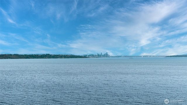 10475 Manitou Beach Drive NE, Bainbridge Island, WA 98110