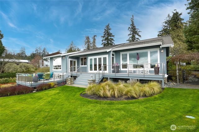 10475 Manitou Beach Drive NE, Bainbridge Island, WA 98110