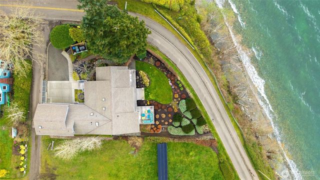 10475 Manitou Beach Drive NE, Bainbridge Island, WA 98110