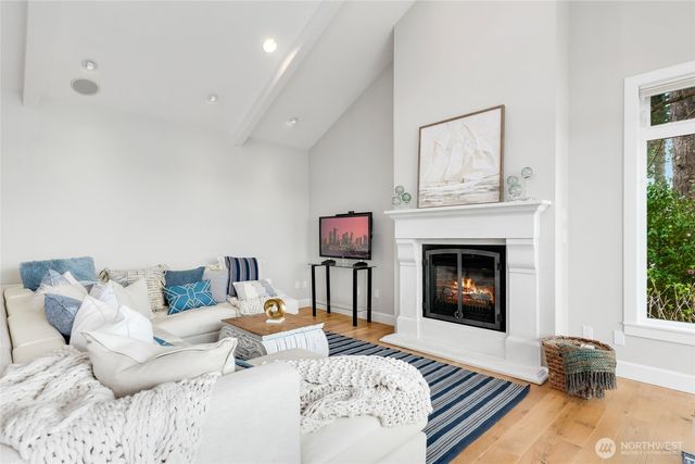 10475 Manitou Beach Drive NE, Bainbridge Island, WA 98110