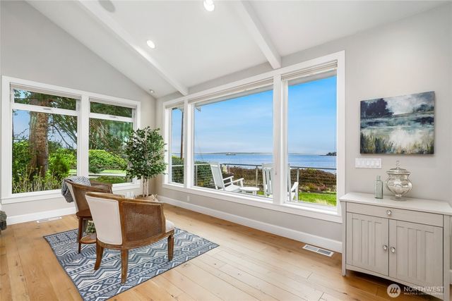 10475 Manitou Beach Drive NE, Bainbridge Island, WA 98110