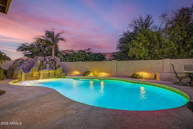 4333 E ALISO Canyon, Phoenix, AZ 85044