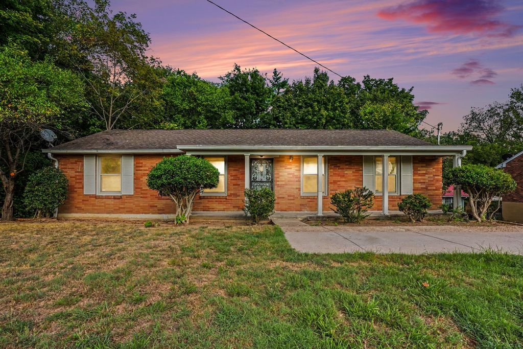 310 Binkley Dr, Nashville, TN 37211