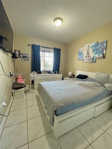 6940 NW 179th St 308-7, Hialeah, FL 33015