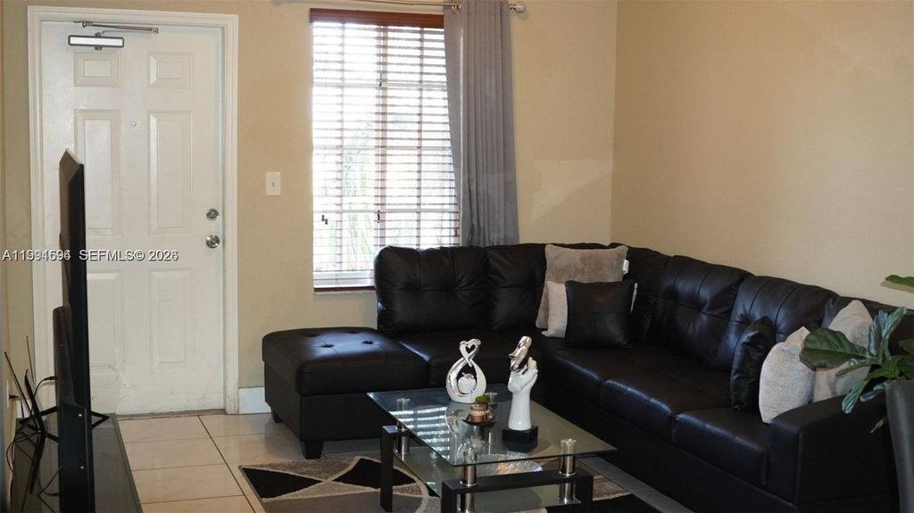 6940 NW 179th St 308-7, Hialeah, FL 33015