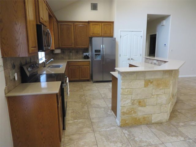 1761 Cottonwood RD, Fischer, TX 78623