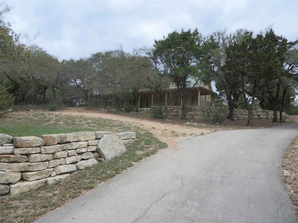 1761 Cottonwood RD, Fischer, TX 78623