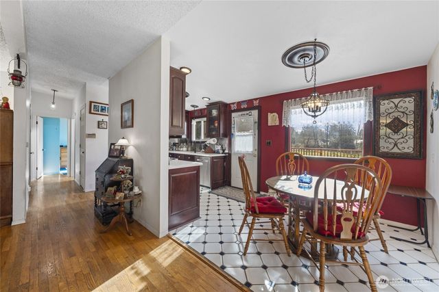 24661 SE 224th Street, Maple Valley, WA 98038