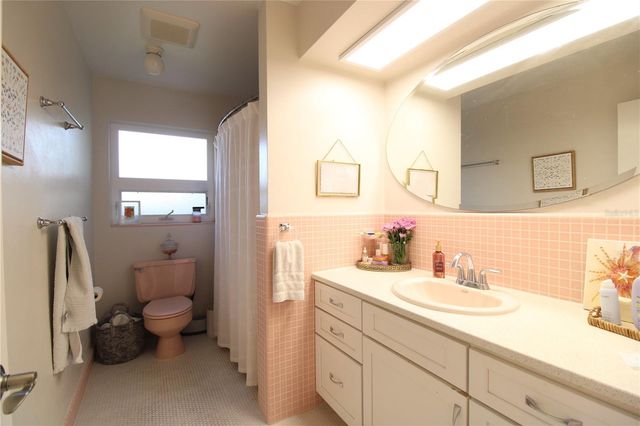 2046 NW 19TH LANE, Gainesville, FL 32605