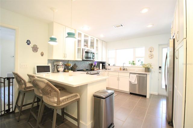2046 NW 19TH LANE, Gainesville, FL 32605