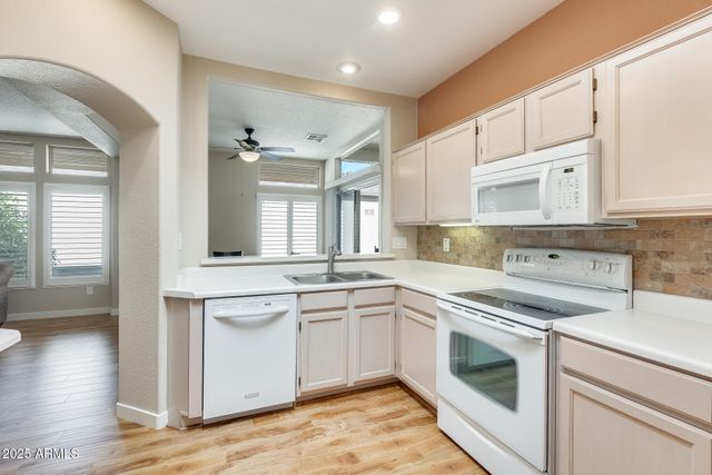 21759 N VERDE RIDGE Drive, Sun City West, AZ 85375