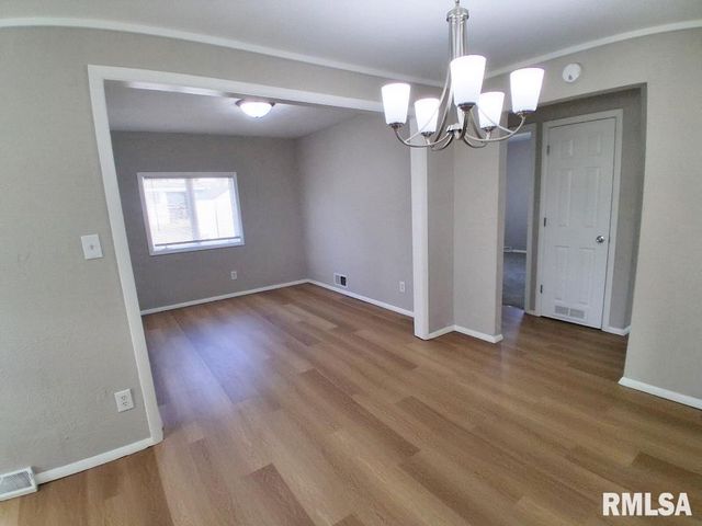 2022 W RICHWOODS Boulevard, Peoria, IL 61604